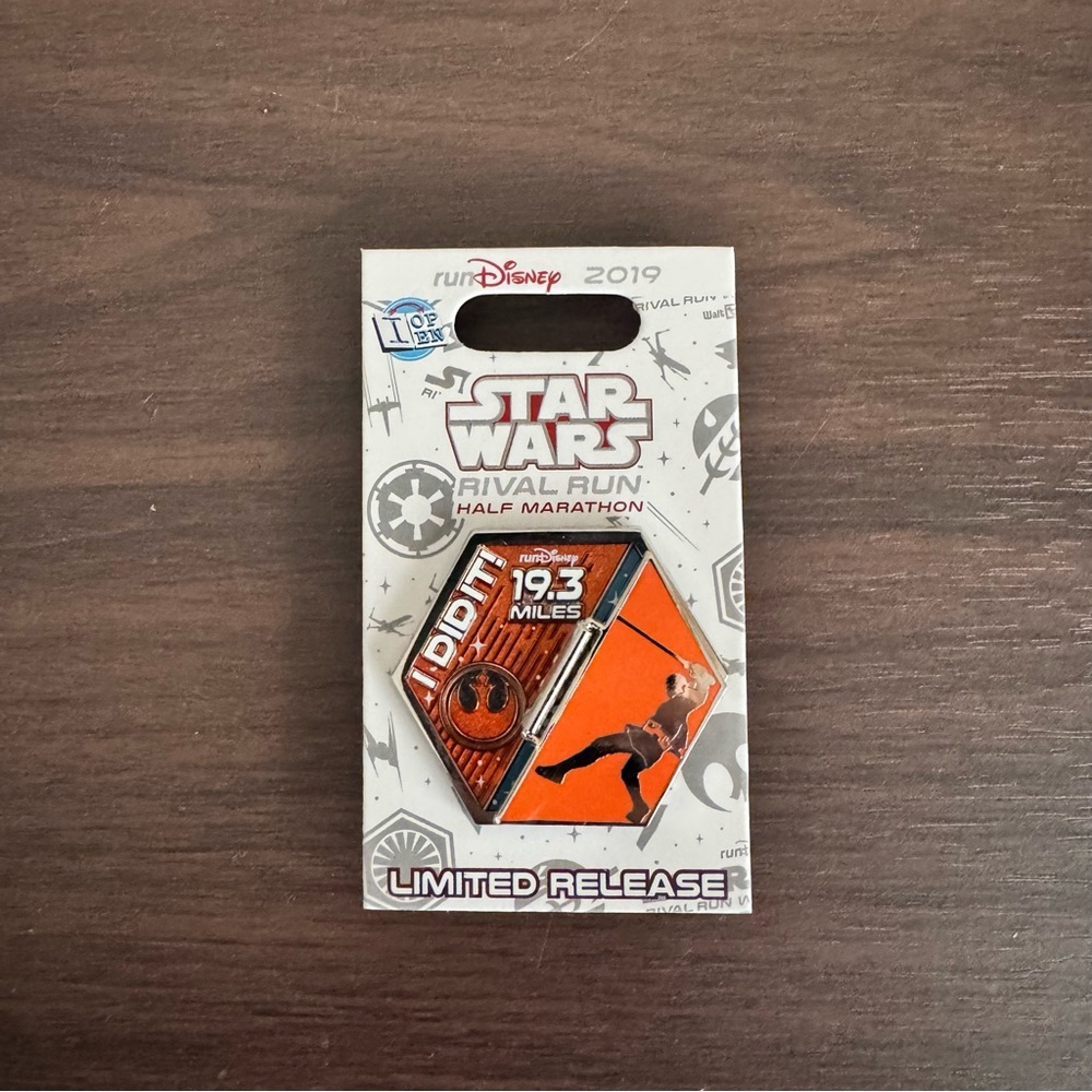 Run‎ Disney 2019 Star Wars Rival Run Half Marathon Limited Release Pin